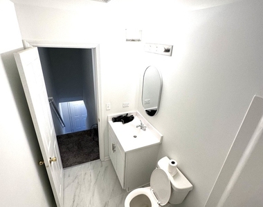 923 Four Seasons Boulevard - Photo Thumbnail 17