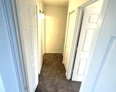 923 Four Seasons Boulevard - Photo Thumbnail 12