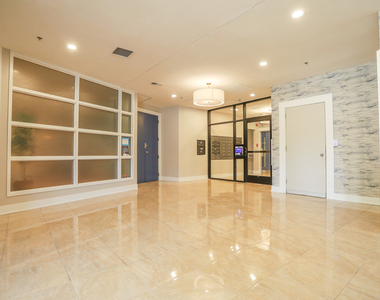 880 Lee Street - Photo Thumbnail 12
