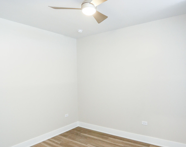 880 Lee Street - Photo Thumbnail 9