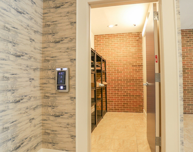880 Lee Street - Photo Thumbnail 14