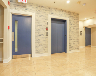 880 Lee Street - Photo Thumbnail 15