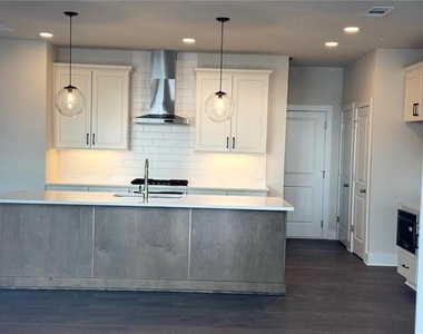 1218 Westshore Drive - Photo Thumbnail 6