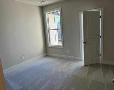 1218 Westshore Drive - Photo Thumbnail 14