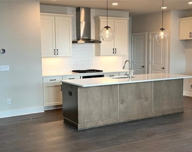 1218 Westshore Drive - Photo Thumbnail 7