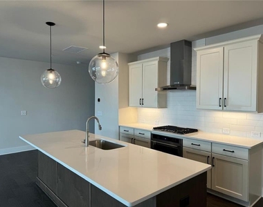 1218 Westshore Drive - Photo Thumbnail 8