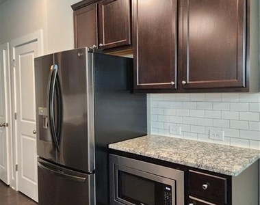 1218 Westshore Drive - Photo Thumbnail 5