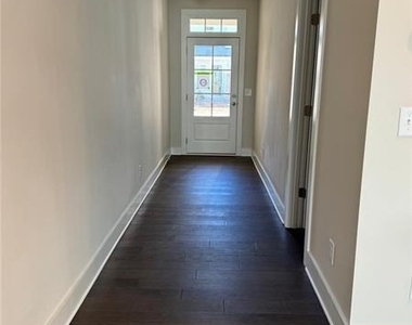 1218 Westshore Drive - Photo Thumbnail 3