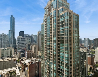 30 E Huron Street - Photo Thumbnail 5