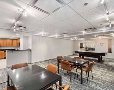 30 E Huron Street - Photo Thumbnail 7