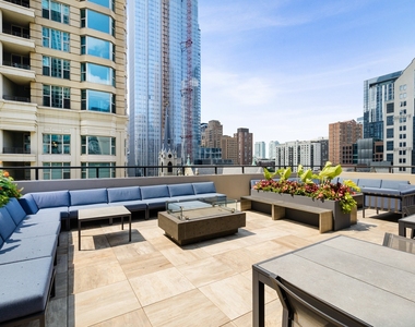 30 E Huron Street - Photo Thumbnail 15