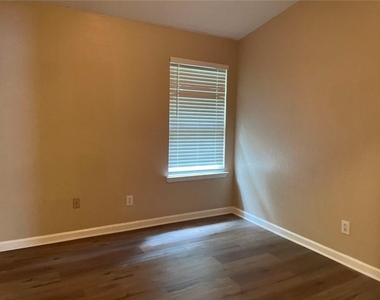 5092 Windsor Forrest Lane - Photo Thumbnail 10