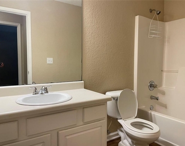 5092 Windsor Forrest Lane - Photo Thumbnail 11
