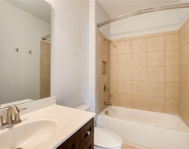 2058 Westwood Road Se - Photo Thumbnail 6