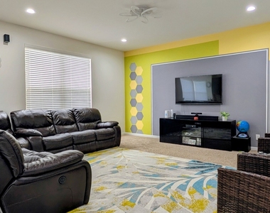114 Gala Drive - Photo Thumbnail 7
