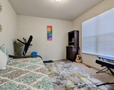 114 Gala Drive - Photo Thumbnail 10