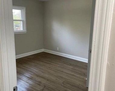 2463 Wayne Street Sw - Photo Thumbnail 8