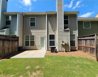 118 Wiley Parc Circle - Photo Thumbnail 3