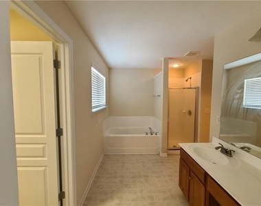 118 Wiley Parc Circle - Photo Thumbnail 15