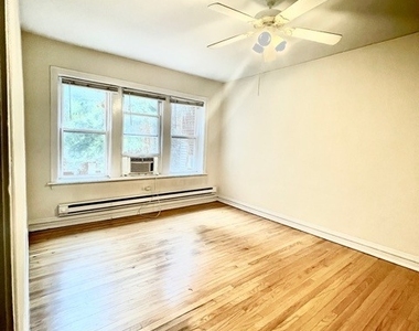 3917 N Southport Avenue - Photo Thumbnail 4