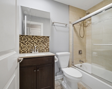 1306 Cove Drive - Photo Thumbnail 7