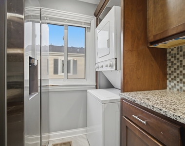 1306 Cove Drive - Photo Thumbnail 6