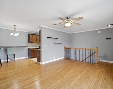 1306 Cove Drive - Photo Thumbnail 2