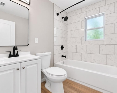 1639 Bridgeport Drive Nw - Photo Thumbnail 18