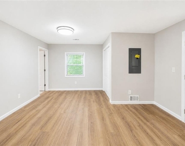 1639 Bridgeport Drive Nw - Photo Thumbnail 10