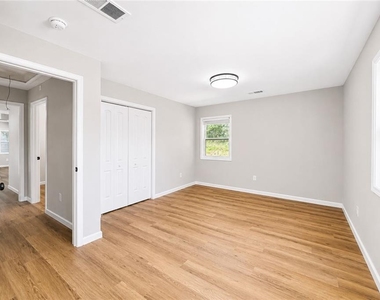 1639 Bridgeport Drive Nw - Photo Thumbnail 20