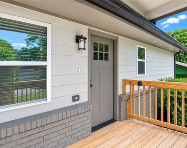 1639 Bridgeport Drive Nw - Photo Thumbnail 2
