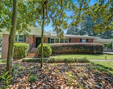 2127 Desmond Drive - Photo Thumbnail 2