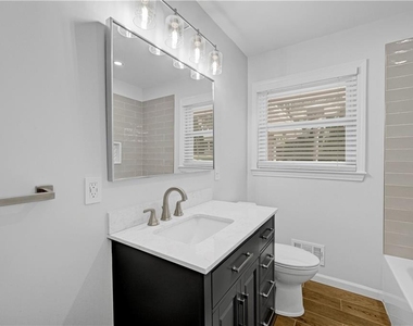 2127 Desmond Drive - Photo Thumbnail 13