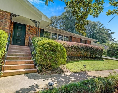 2127 Desmond Drive - Photo Thumbnail 3