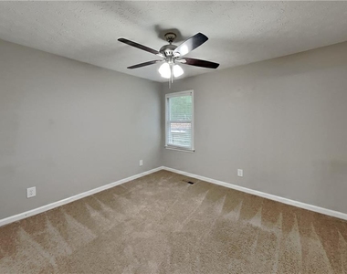 2330 Hinton Road - Photo Thumbnail 12