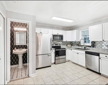 204 Summer Place - Photo Thumbnail 7