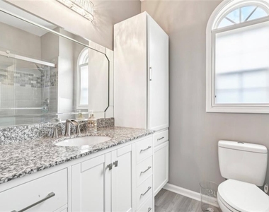 204 Summer Place - Photo Thumbnail 19