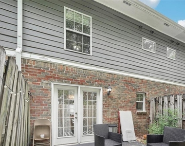 204 Summer Place - Photo Thumbnail 12