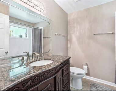 204 Summer Place - Photo Thumbnail 15