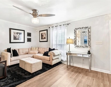 204 Summer Place - Photo Thumbnail 10