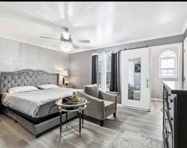 204 Summer Place - Photo Thumbnail 3