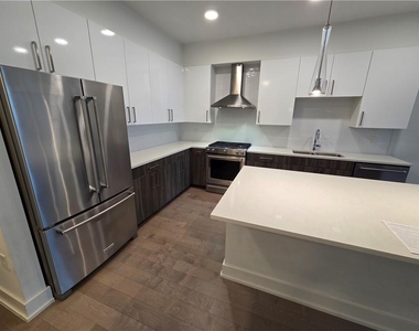 775 Juniper Street Ne - Photo Thumbnail 1