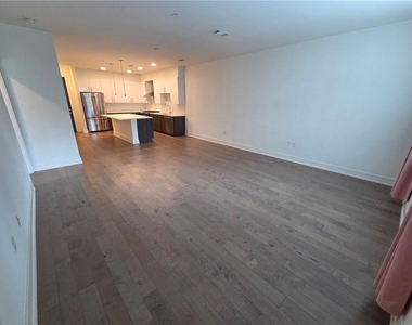 775 Juniper Street Ne - Photo Thumbnail 4