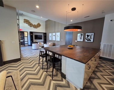 775 Juniper Street Ne - Photo Thumbnail 40