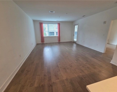 775 Juniper Street Ne - Photo Thumbnail 6