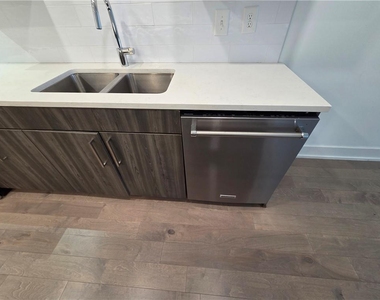 775 Juniper Street Ne - Photo Thumbnail 5