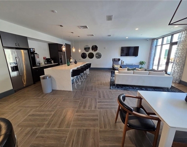 775 Juniper Street Ne - Photo Thumbnail 32
