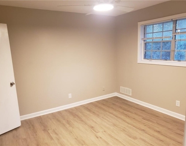 4911 Valley Dale Drive Sw - Photo Thumbnail 6