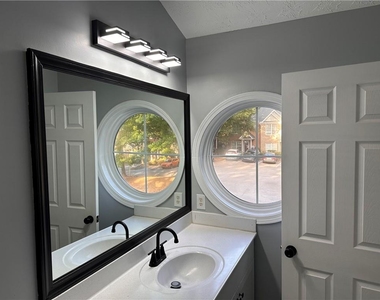 2025 Austin Park Circle - Photo Thumbnail 21