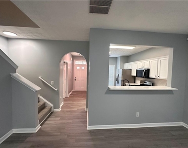 2025 Austin Park Circle - Photo Thumbnail 4